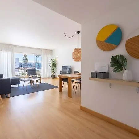 Elegant Marina View T2 Apartment- The Moorings