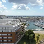 Elegant Marina View T2 Apartment- The Moorings Διαμέρισμα *