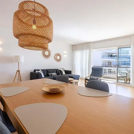 Elegant Marina View T2 Apartment- The Moorings * Lagos