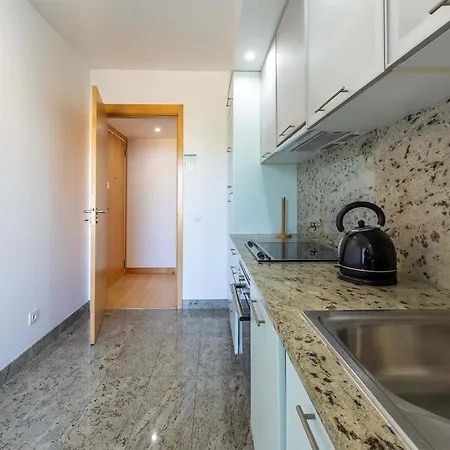 Elegant Marina View T2 Apartment- The Moorings Lagos