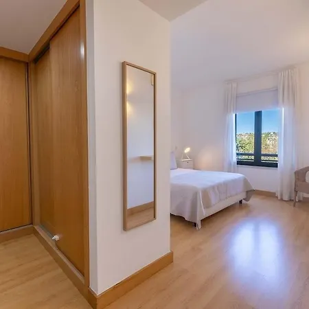 Elegant Marina View T2 Apartment- The Moorings Apartament Lagos